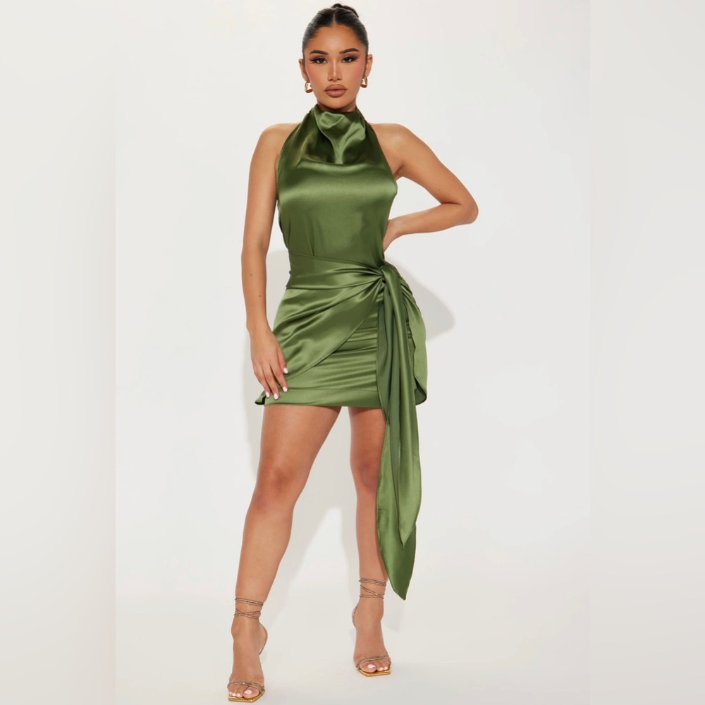 ****** NEVER WORN DRESS ******